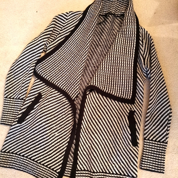 Dynamite Sweaters - Knitted Modern Black and White Cardigan
